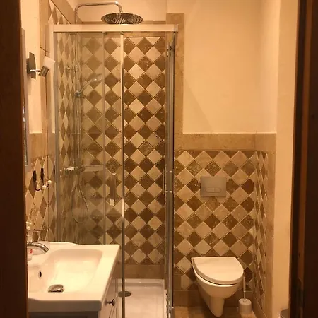 Hotel Blanc Saint-Gilles (Gard)